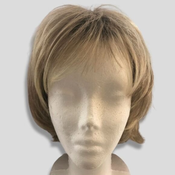 Raquel Welch Hair Wig Short Layered Cut Modacrylic Average Synthetic Blonde OS - Picture 1 of 16